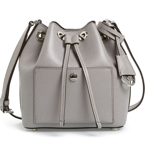 michael kors greenwich bucket bag review